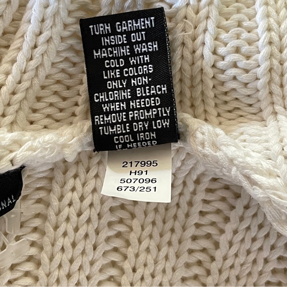 Moda International White and Red Hooded Cardigan in Small - Picture 10 of 11